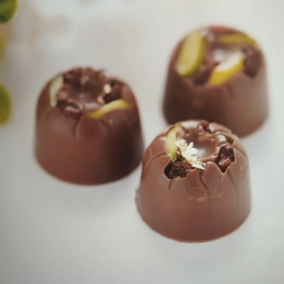 حشوة الفستق والرمان المجفف